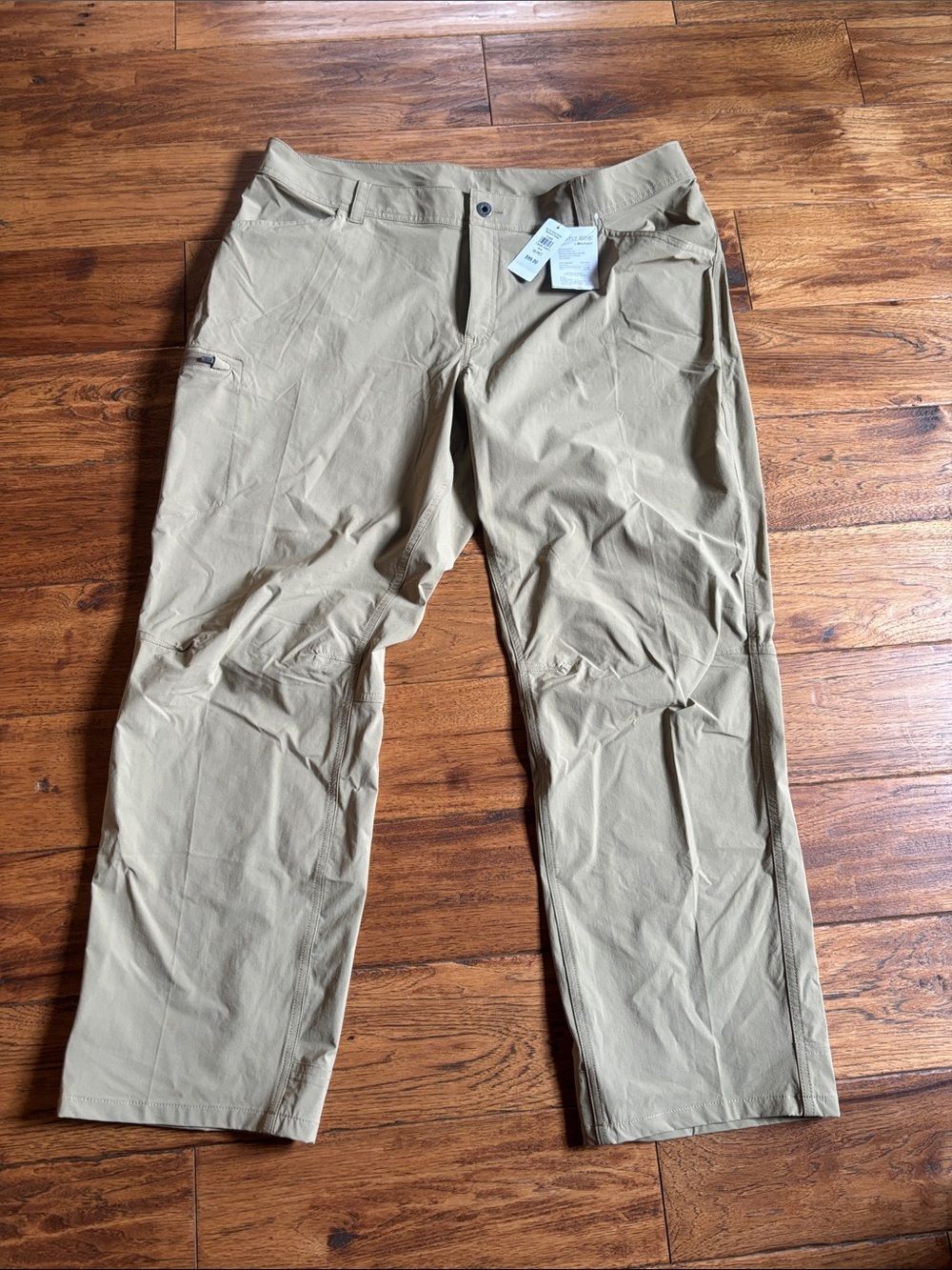 🆕  L.L.Bean Women’s Lightweight Hiking NoFly Zone insect repellent Pants
